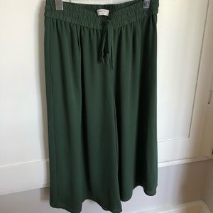 Aritzia: Cropped Babaton Wide-Leg Luis Pant GREEN